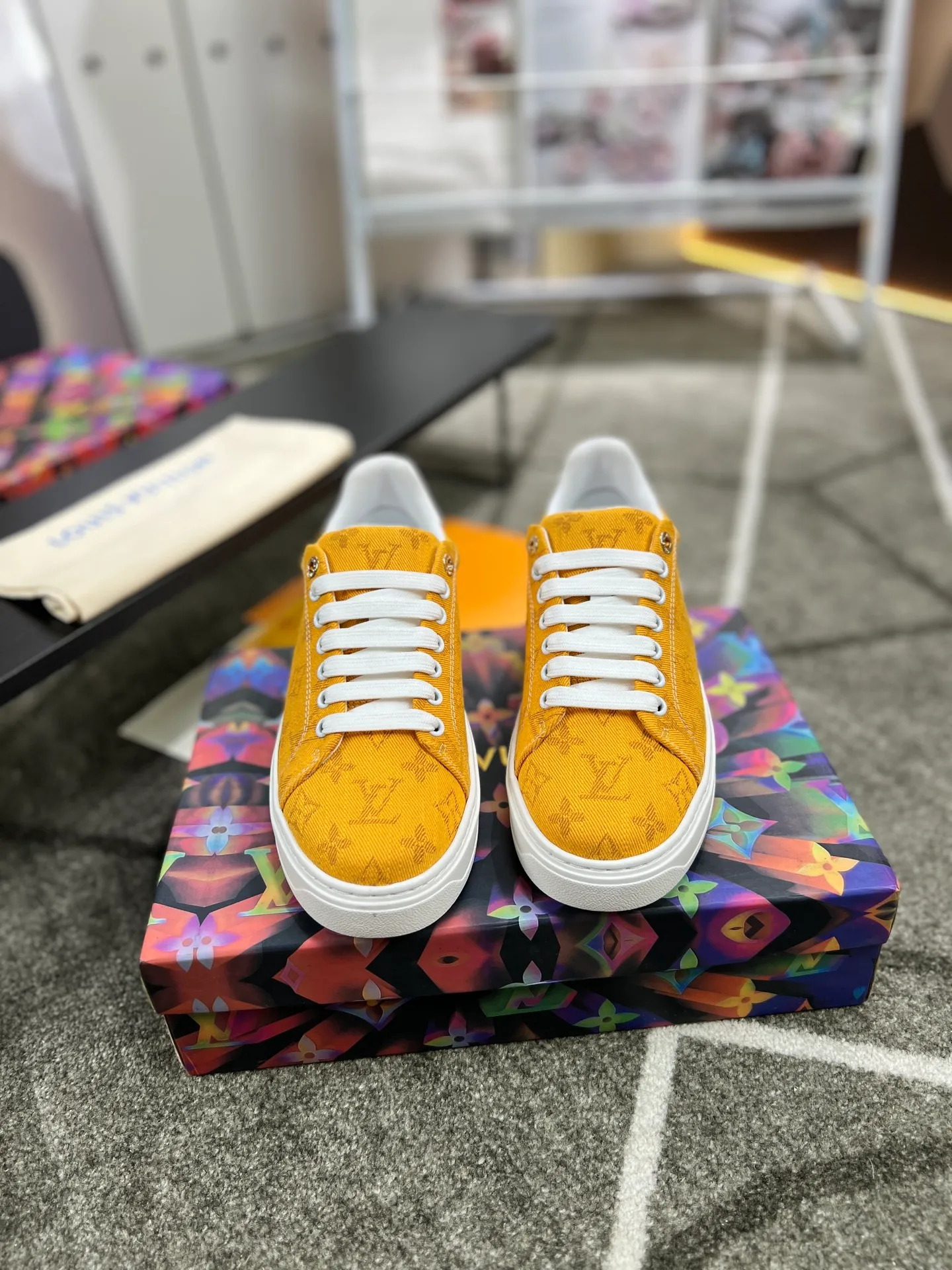 Factory price: 520💰LOUIS VUITTON [Louis VUITTON] New trendy Lv is on the market🎁, casual and fashionable men's shoes👟The upper is made of imported original fabric + cowhide mesh lining, the original wear-resistant rubber outsole, the version is simple and elegant, exclusive for trendy men, six colors available, code number: 38-44, customized 45, 46